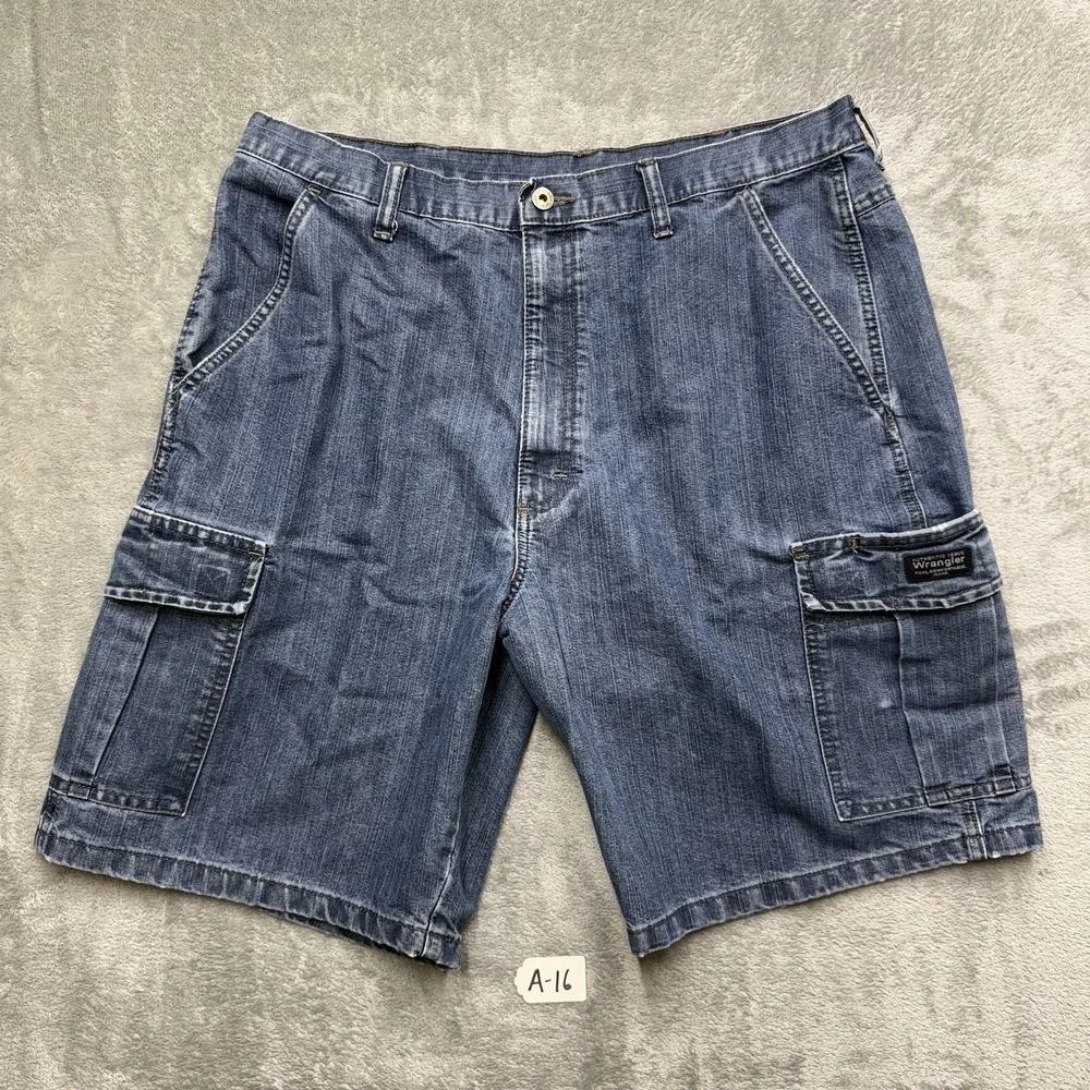 Wrangler Denim Cargo Shorts Mens 38 Y2K Blue Jean Utility Workwear Denim Skater
